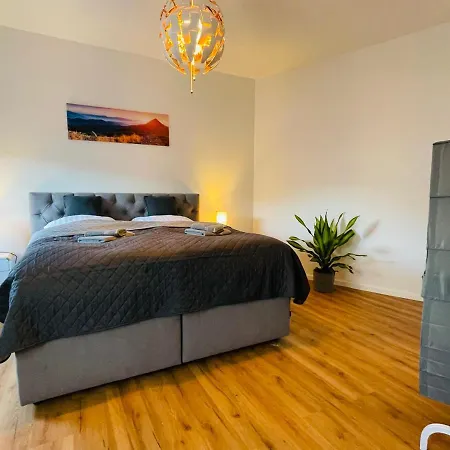 Schoenes - Netflix-nespresso Apartment *